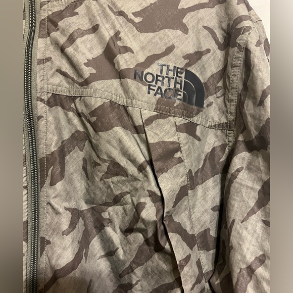 NORTHFACE Men’s Camo Wind Jacket, XL - Picture 5 of 8
